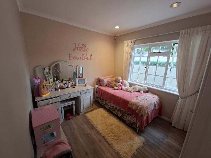 4 Bedroom Property for Sale in Constantia Western Cape